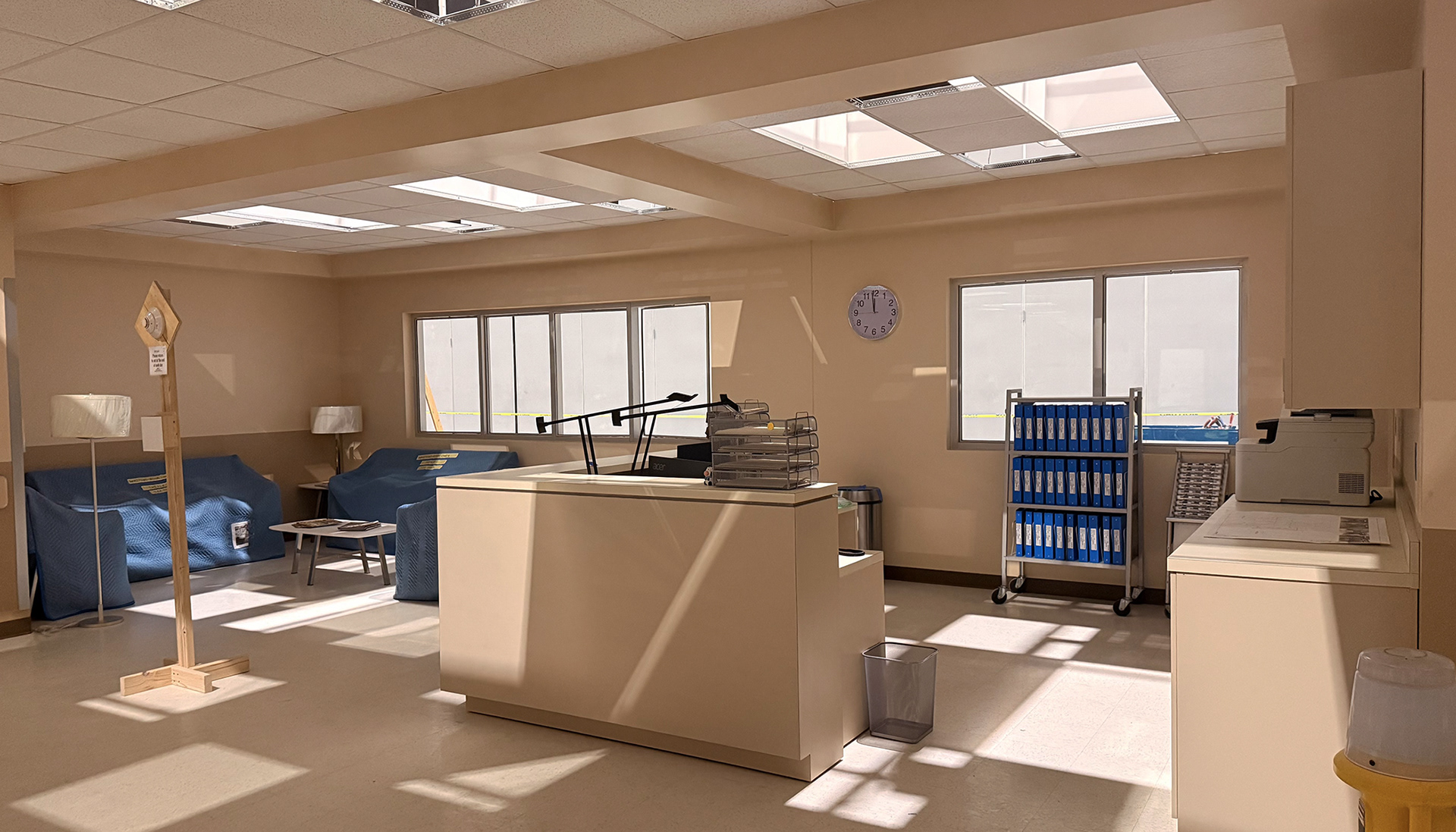 RANSOM CANYON S2 - HOSPITAL HALLWAY