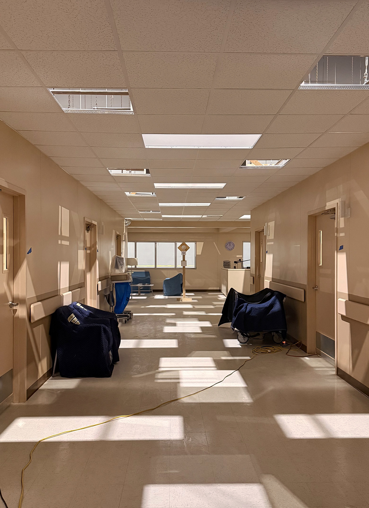 RANSOM CANYON S2 - HOSPITAL HALLWAY