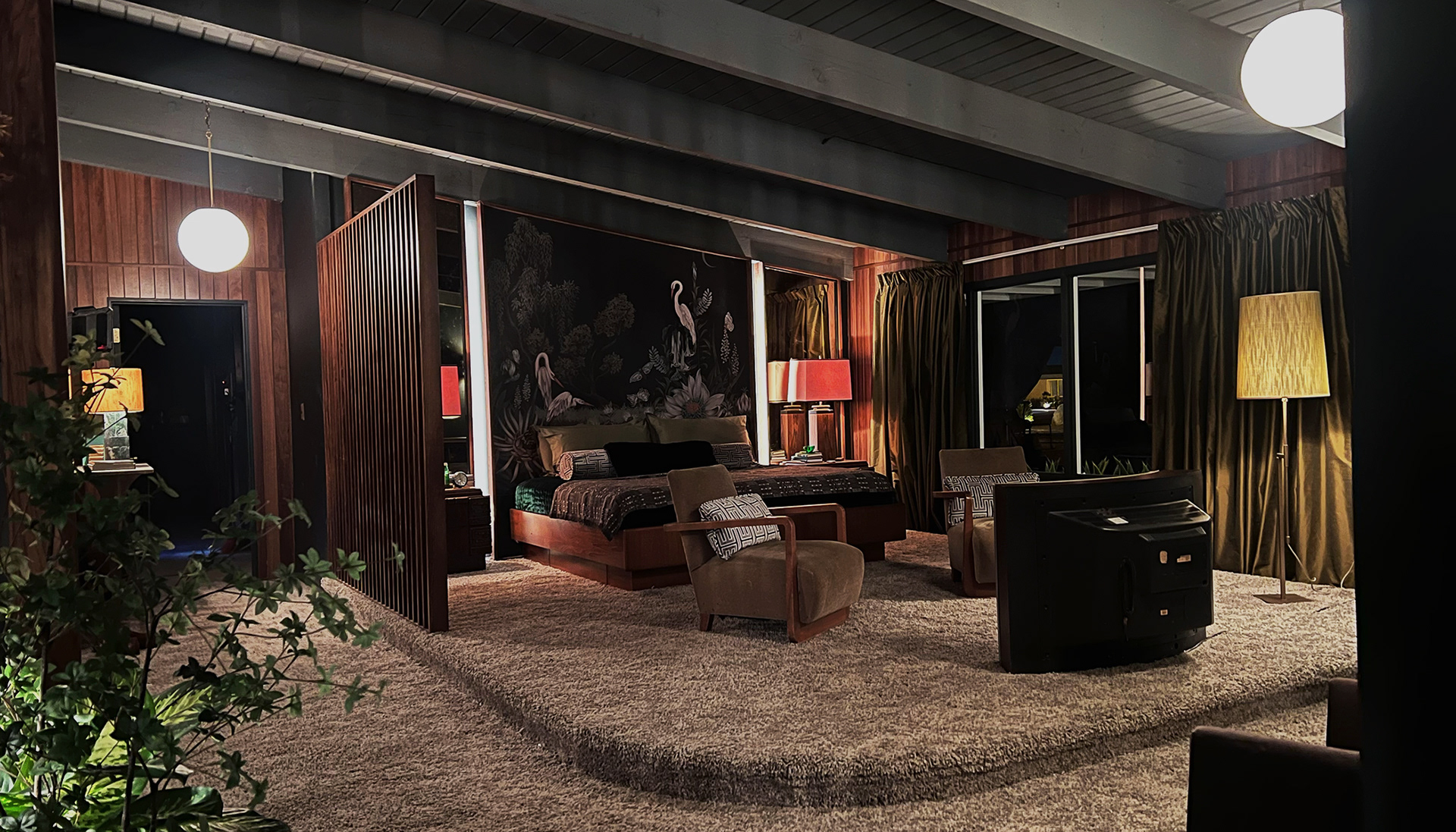 THE BOROUGHS S1 - BLAINE & ANNELIESE'S ROOM