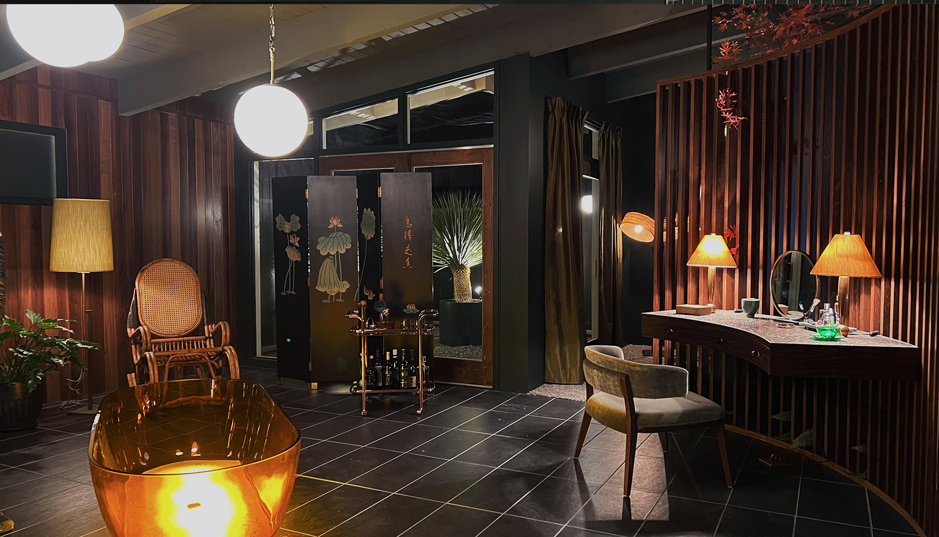 THE BOROUGHS S1 - BLAINE & ANNELIESE'S ROOM