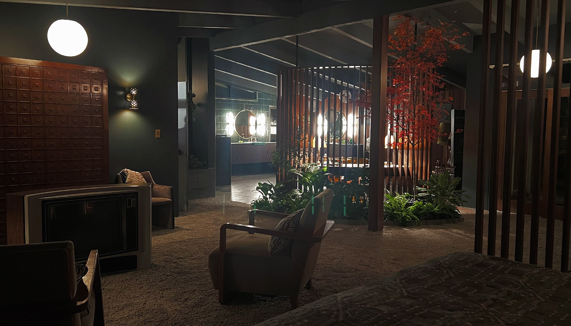 THE BOROUGHS S1 - BLAINE & ANNELIESE'S ROOM